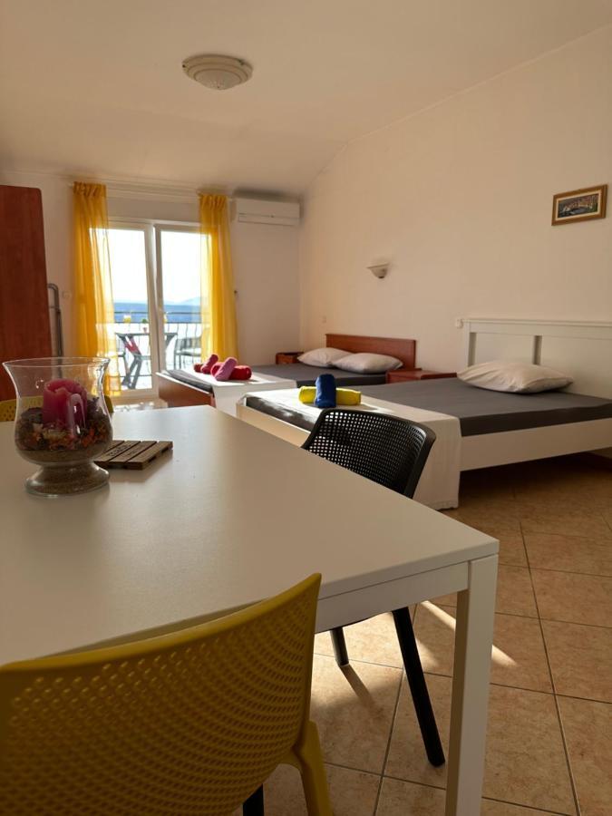 Apartments Badnje Dramalj Bagian luar foto
