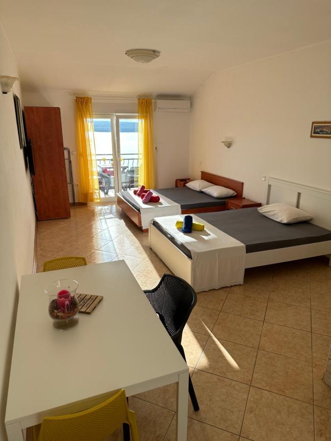 Apartments Badnje Dramalj Bagian luar foto