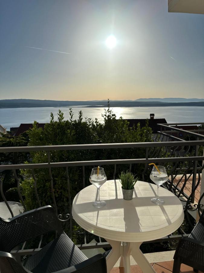 Apartments Badnje Dramalj Bagian luar foto
